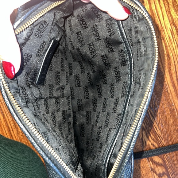 Michael Kors purse - Picture 2 of 2